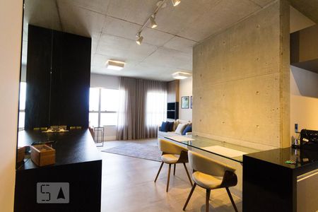 Sala de apartamento para alugar com 1 quarto, 74m² em Santo Amaro, São Paulo