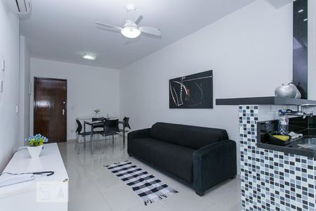 SALA de apartamento para alugar com 1 quarto, 55m² em Barra da Tijuca, Rio de Janeiro