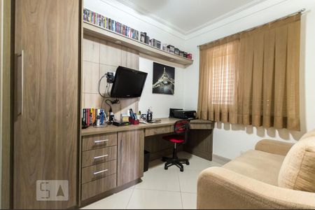 Quarto de apartamento para alugar com 2 quartos, 85m² em Jardim Tupanci, Barueri