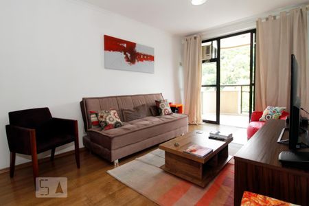 Sala. de apartamento para alugar com 2 quartos, 76m² em Laranjeiras, Rio de Janeiro