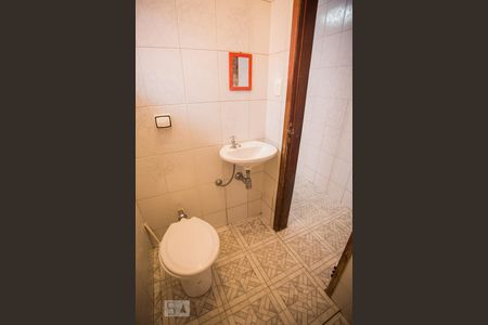 Casa à venda com 174m², 3 quartos e 3 vagas Casa à venda com 174m², 3 quartos e 3 vagasBanheiro de Serviço