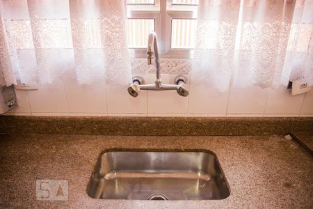 Casa à venda com 174m², 3 quartos e 3 vagas Casa à venda com 174m², 3 quartos e 3 vagasCozinha