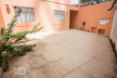 Casa à venda com 174m², 3 quartos e 3 vagas Casa à venda com 174m², 3 quartos e 3 vagasÁrea Externa