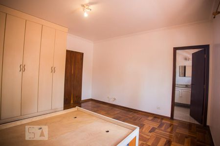 Casa à venda com 174m², 3 quartos e 3 vagas Casa à venda com 174m², 3 quartos e 3 vagasSuíte