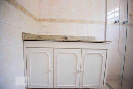 Casa à venda com 174m², 3 quartos e 3 vagas Casa à venda com 174m², 3 quartos e 3 vagasBanheiro