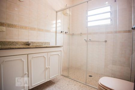 Casa à venda com 174m², 3 quartos e 3 vagas Casa à venda com 174m², 3 quartos e 3 vagasBanheiro