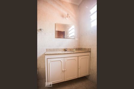 Casa à venda com 174m², 3 quartos e 3 vagas Casa à venda com 174m², 3 quartos e 3 vagasBanheiro Suíte