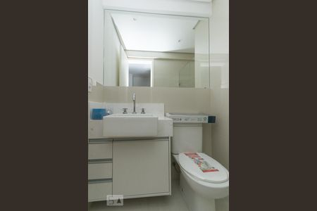 Apartamento à venda com 80m², 2 quartos e 2 vagasBanheiro da Suíte 2