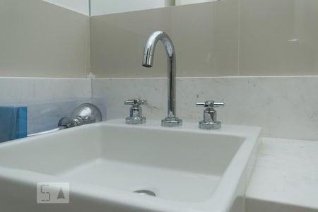 Apartamento à venda com 80m², 2 quartos e 2 vagasDetalhe do Banheiro da Suíte 2