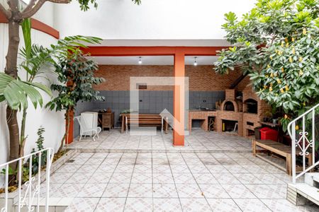 Casa de condomínio à venda com 175m², 5 quartos e 3 vagas Casa de condomínio à venda com 175m², 5 quartos e 3 vagasQuintal e Churrasqueira