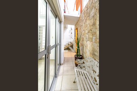 Casa de condomínio à venda com 175m², 5 quartos e 3 vagas Casa de condomínio à venda com 175m², 5 quartos e 3 vagasSala