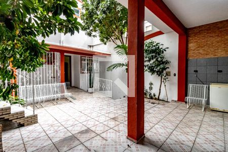 Casa de condomínio à venda com 175m², 5 quartos e 3 vagas Casa de condomínio à venda com 175m², 5 quartos e 3 vagasQuintal e Churrasqueira