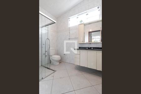 Casa de condomínio à venda com 175m², 5 quartos e 3 vagas Casa de condomínio à venda com 175m², 5 quartos e 3 vagasBanheiro 01 Terceiro Andar