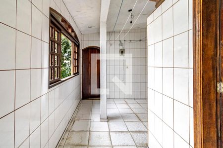 Casa de condomínio à venda com 175m², 5 quartos e 3 vagas Casa de condomínio à venda com 175m², 5 quartos e 3 vagasÁrea de Serviço