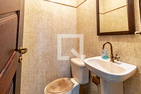 Casa de condomínio à venda com 175m², 5 quartos e 3 vagas Casa de condomínio à venda com 175m², 5 quartos e 3 vagasLavabo