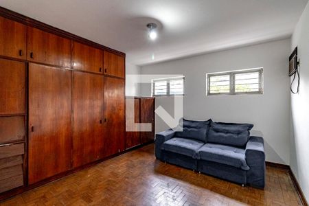 Casa de condomínio à venda com 175m², 5 quartos e 3 vagas Casa de condomínio à venda com 175m², 5 quartos e 3 vagasQuarto 01 Segundo Andar