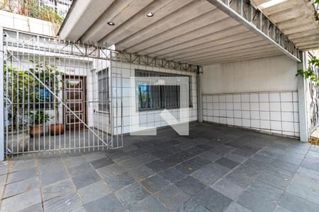 Casa de condomínio à venda com 175m², 5 quartos e 3 vagas Casa de condomínio à venda com 175m², 5 quartos e 3 vagasGaragem