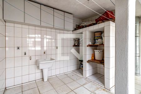 Casa de condomínio à venda com 175m², 5 quartos e 3 vagas Casa de condomínio à venda com 175m², 5 quartos e 3 vagasÁrea de Serviço