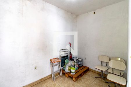 Casa de condomínio à venda com 175m², 5 quartos e 3 vagas Casa de condomínio à venda com 175m², 5 quartos e 3 vagasQuarto 05 de Serviço