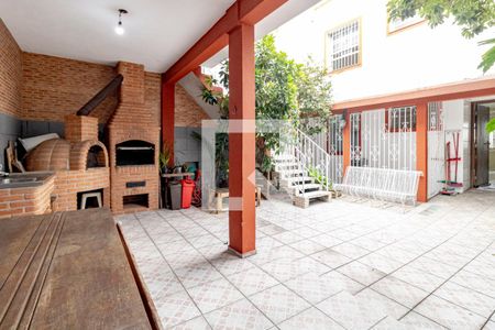 Casa de condomínio à venda com 175m², 5 quartos e 3 vagas Casa de condomínio à venda com 175m², 5 quartos e 3 vagasQuintal e Churrasqueira