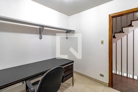 Casa de condomínio à venda com 175m², 5 quartos e 3 vagas Casa de condomínio à venda com 175m², 5 quartos e 3 vagasQuarto 02 Segundo Andar