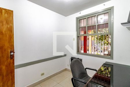 Casa de condomínio à venda com 175m², 5 quartos e 3 vagas Casa de condomínio à venda com 175m², 5 quartos e 3 vagasQuarto 02 Segundo Andar