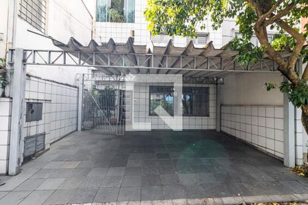 Casa de condomínio à venda com 175m², 5 quartos e 3 vagas Casa de condomínio à venda com 175m², 5 quartos e 3 vagasGaragem