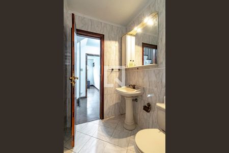 Casa de condomínio à venda com 175m², 5 quartos e 3 vagas Casa de condomínio à venda com 175m², 5 quartos e 3 vagasBanheiro 02 Segundo Andar