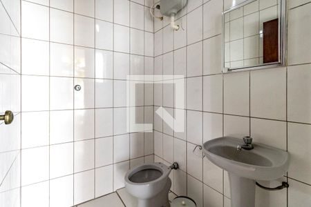 Casa de condomínio à venda com 175m², 5 quartos e 3 vagas Casa de condomínio à venda com 175m², 5 quartos e 3 vagasBanheiro 03 de Serviço