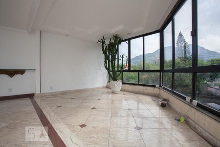 Sala de apartamento para alugar com 3 quartos, 131m² em Barra da Tijuca, Rio de Janeiro
