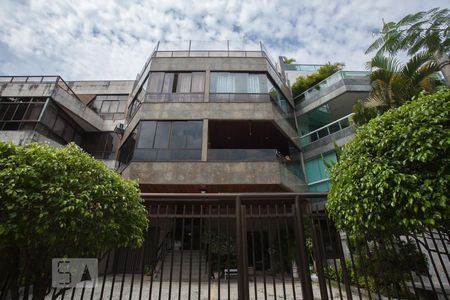 Apartamento para alugar com 131m², 3 quartos e 2 vagasFachada