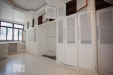 Suite de apartamento para alugar com 3 quartos, 131m² em Barra da Tijuca, Rio de Janeiro