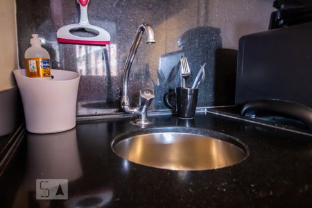 Cozinha detalhe de apartamento para alugar com 1 quarto, 54m² em Pinheiros, São Paulo