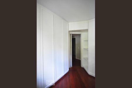 Apartamento à venda com 130m², 4 quartos e 2 vagasquarto 1