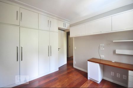 Apartamento à venda com 130m², 4 quartos e 2 vagasquarto 3