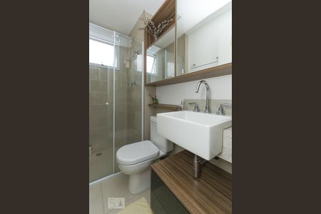 Banheiro de apartamento à venda com 1 quarto, 46m² em Pinheiros, São Paulo