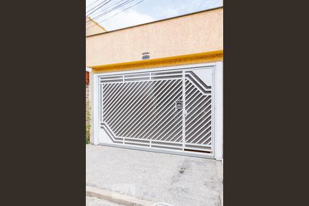 Casa à venda com 198m², 3 quartos e 2 vagas Casa à venda com 198m², 3 quartos e 2 vagasFachada