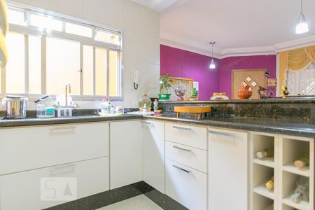 Casa à venda com 198m², 3 quartos e 2 vagas Casa à venda com 198m², 3 quartos e 2 vagasCozinha