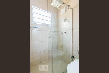 Casa à venda com 198m², 3 quartos e 2 vagas Casa à venda com 198m², 3 quartos e 2 vagasBanheiro