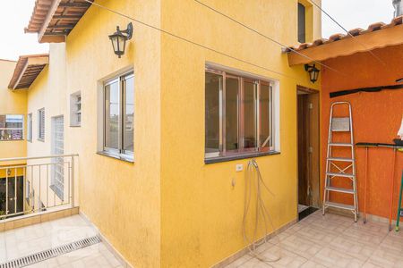 Casa à venda com 198m², 3 quartos e 2 vagas Casa à venda com 198m², 3 quartos e 2 vagasQuintal