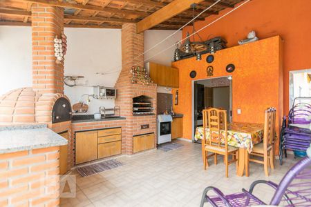 Casa à venda com 198m², 3 quartos e 2 vagas Casa à venda com 198m², 3 quartos e 2 vagasChurrasqueira