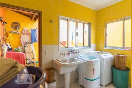 Casa à venda com 198m², 3 quartos e 2 vagas Casa à venda com 198m², 3 quartos e 2 vagasÁrea de Serviço