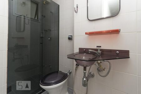 Banheiro de apartamento à venda com 2 quartos, 55m² em Vila Ipojuca, São Paulo