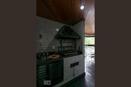 Apartamento à venda com 200m², 4 quartos e 4 vagasVaranda Gourmet