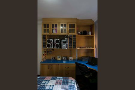 Apartamento à venda com 200m², 4 quartos e 4 vagasQuarto 2 (Armários)