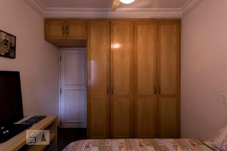 Apartamento à venda com 200m², 4 quartos e 4 vagasQuarto 1 (Armários)