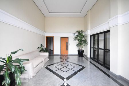 Apartamento para alugar com 234m², 3 quartos e 4 vagashall social 1