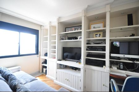 sala de tv de apartamento para alugar com 3 quartos, 234m² em Paraíso do Morumbi, São Paulo