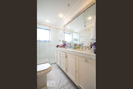 Apartamento para alugar com 234m², 3 quartos e 4 vagasbanheiro suíte 3