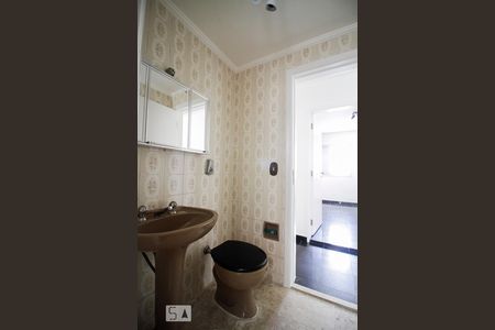 Banheiro de apartamento para alugar com 2 quartos, 90m² em Água Branca, São Paulo